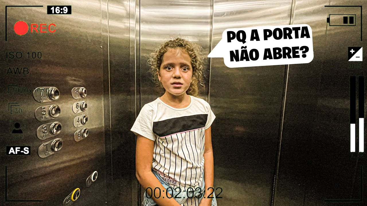 MINHA PRIMINHA FICOU PRESA NO ELEVADOR!