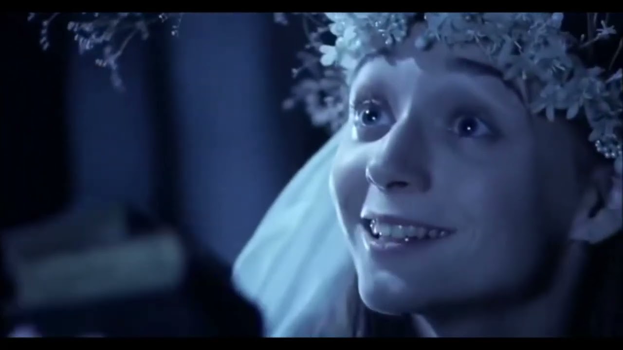 &bdquo;Sp&iacute;&scaron;, m&aacute; panenko, nebo bd&iacute;&scaron;? Hoj, m&aacute; panenko, tu jsem již! Svatebn&iacute; ko&scaron;ile (film Kytice, 2000)