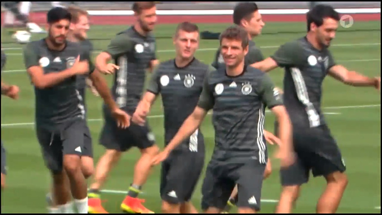 Joachim L&ouml;w/die Mannschaft - Sportschau 06/07/16