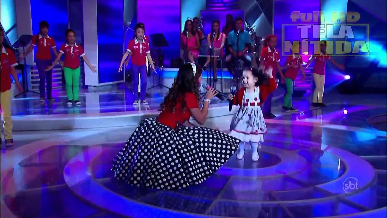 ALINE BARROS & MILENA - Fico Feliz HD + Español-Français-English