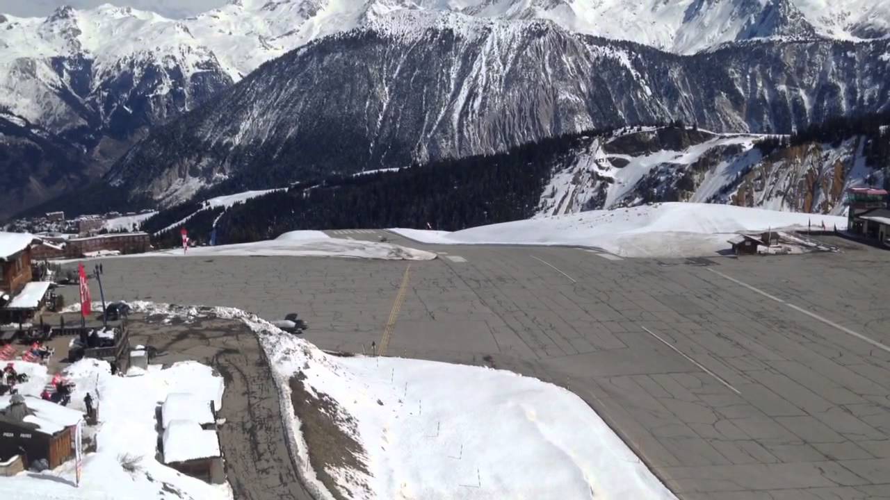 Altiport de Courchevel , décollage d'un avion dans un super