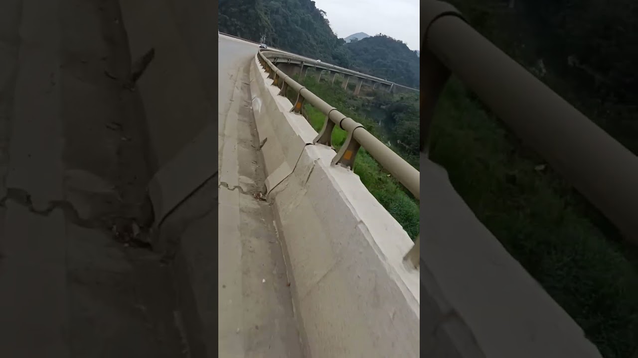 Đường về ăn Tết 