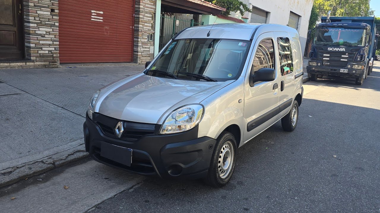 Único dueño vende RENAULT KANGOO 2018 1.6 16V 2 Portones laterales. CABA - Autos de Garage 