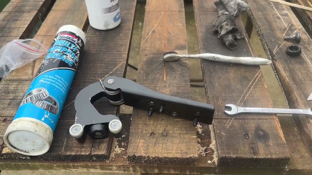 How to fix or replace the door rollers runners on a 2020 Renault master 3 mk 3 sliding door