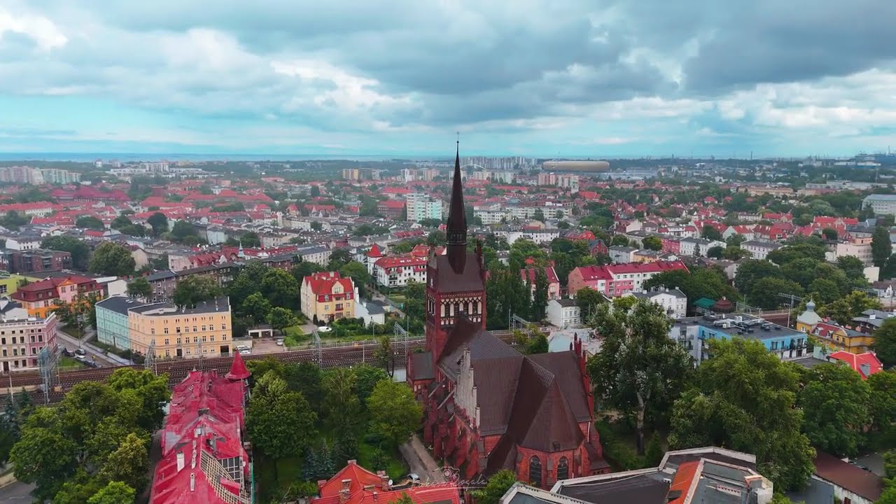 Kolegiata rzymskokatolicka Gdańsk Wrzeszcz | DJI Air 3 | dron