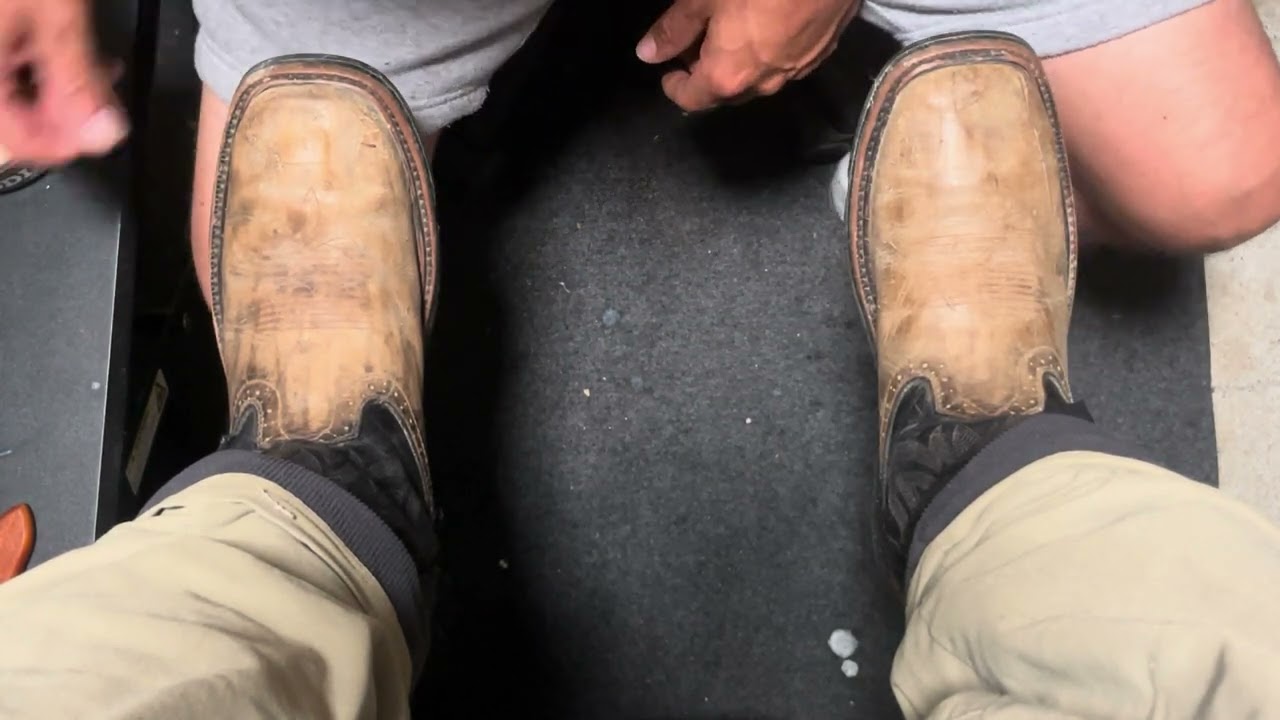 #ASMR #shoeshine knife 🔪 in boots 🥾 good sound to sleep 😴 my dog 🐕 is crying and the video sorry
