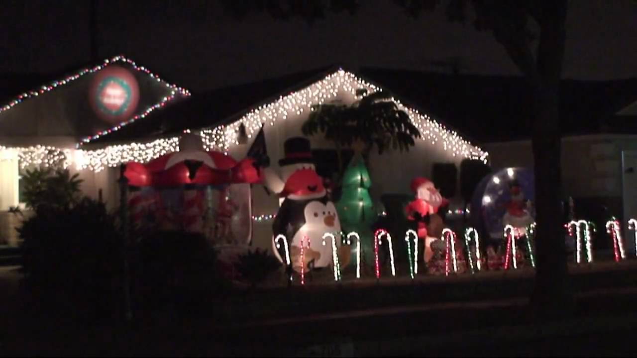 Flippen House Christmas Musical Light Show