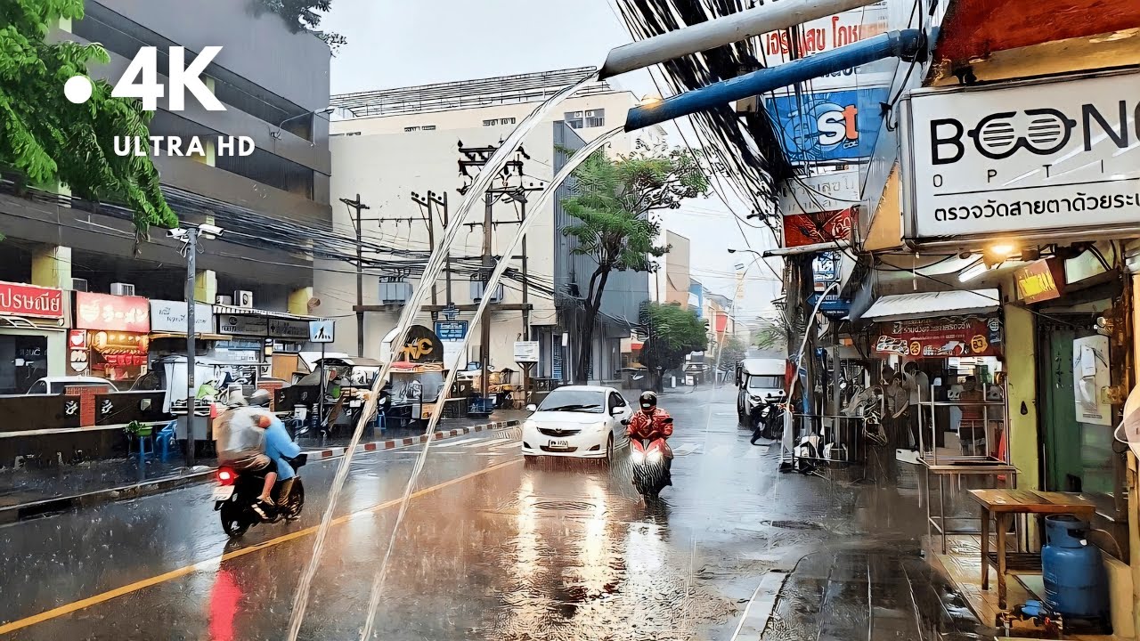 [4K UHD] Walking In Heavy Rain In Bangkok during the Rainy Season In Thailand
