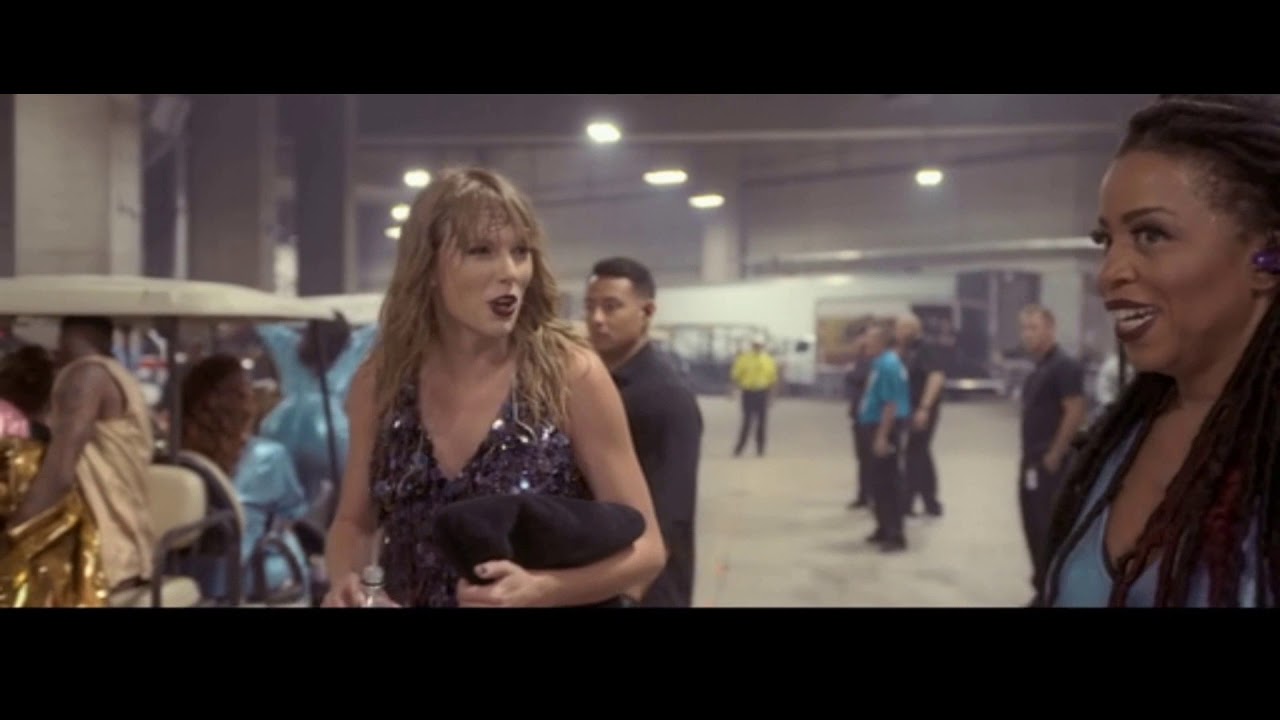 Taylor Swift Reputation Stadium Tour - Backstage / End Titles