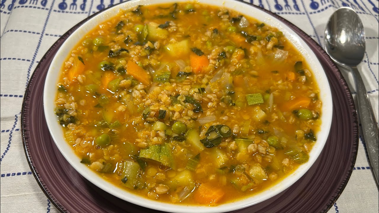 Zuppa di Verdure con Farro e Lenticchie-Facile, Saporita e Super Sana!
