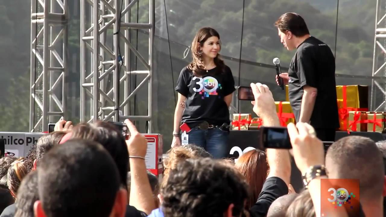 SBT 30 anos: Daniela Beyruti fala aos funcion&aacute;rios!