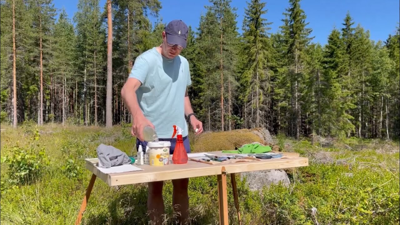 Watercolor painting outdoors