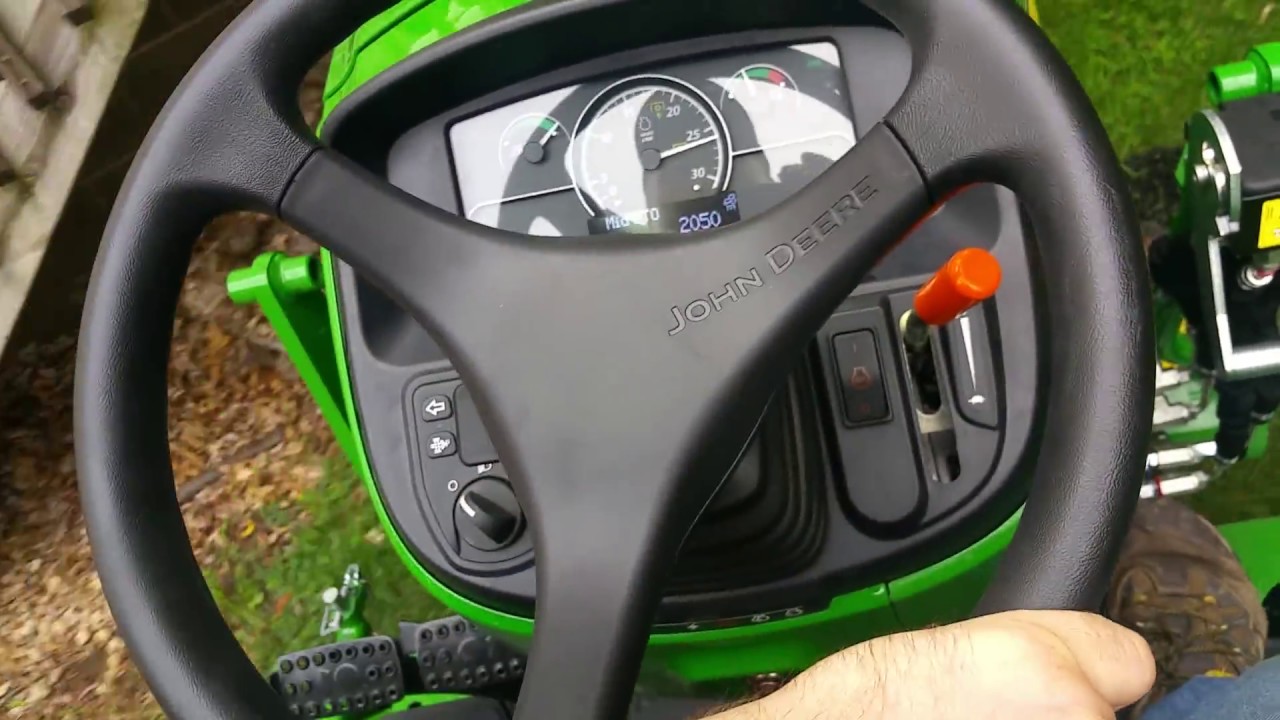 2017 john deere 2032R first mow