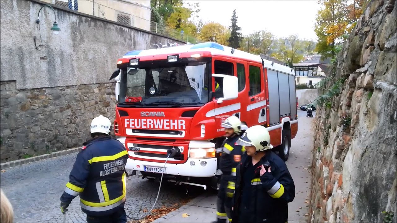 Klein-Lkw steckt in Unterf&uuml;hrung fest - Einsatzvideo der FF Klosterneuburg