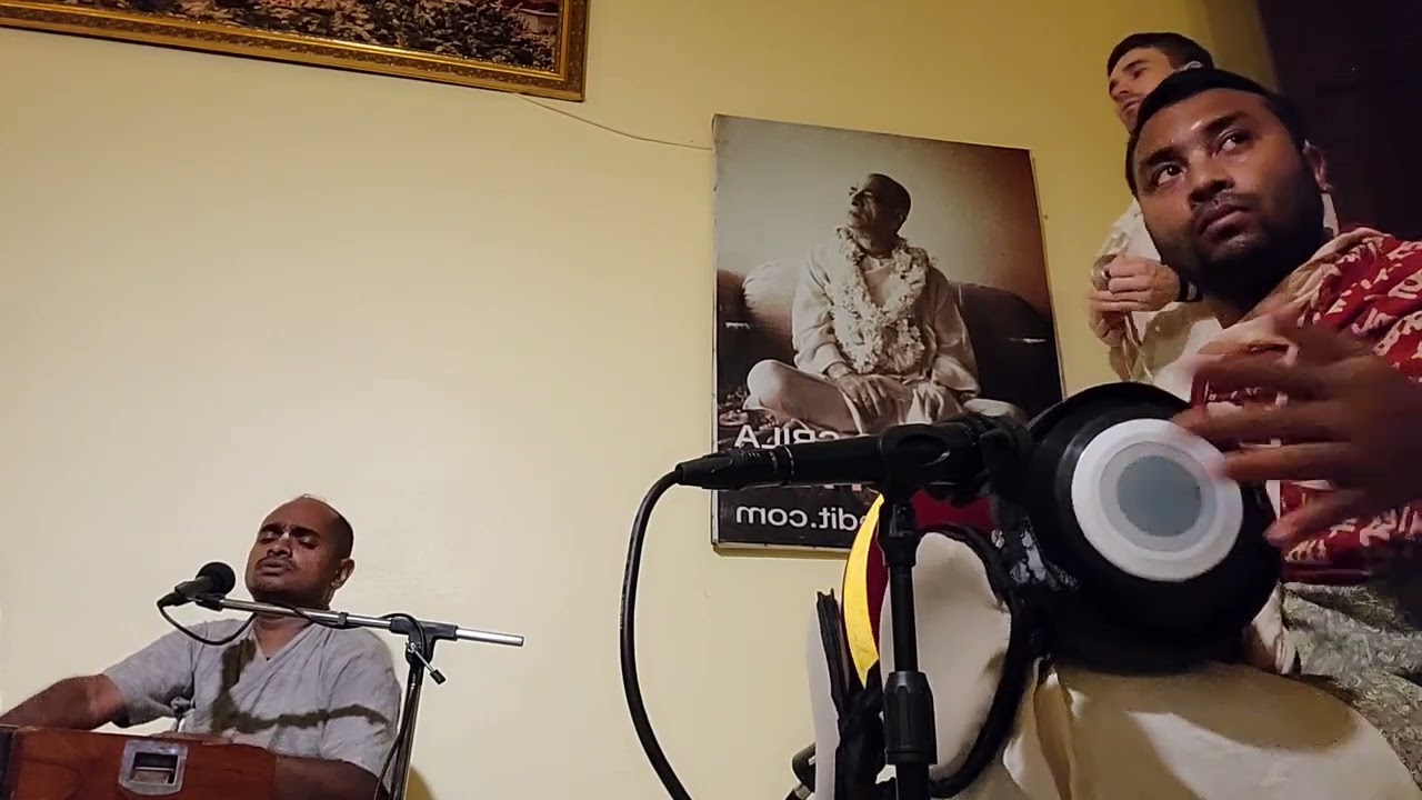 Kirtan Priya Plays Mridanga For Chaitanya Hari's Kirtan | Play Along Video | Advanced Level