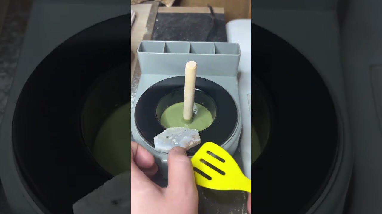 Agate Cabochon in under #30seconds #geodecrackercollector #kentuckyagate