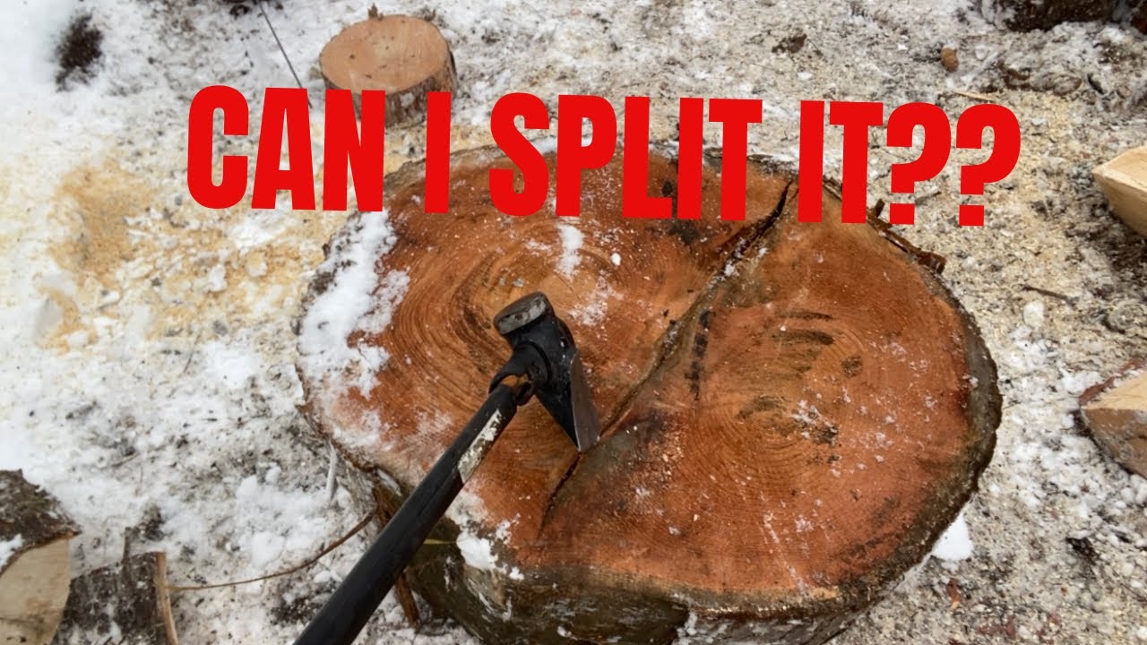Splitting firewood rounds with Fiskars Maul 
