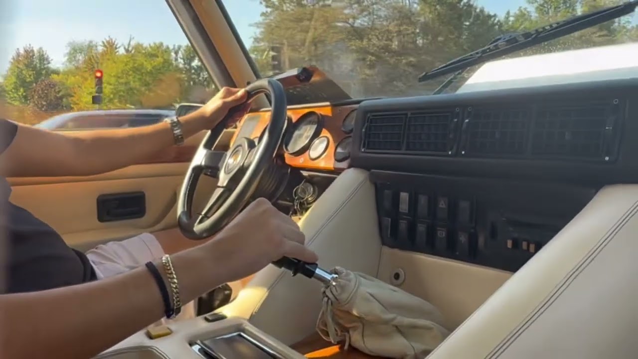 Lamborghini LM002 driving and radio