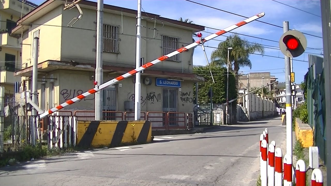 Spoorwegovergang San Giuseppe Vesuviano (I) // Railroad crossing // Passaggio a livello