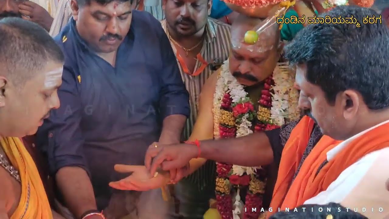 Karaga Mahotsava 2025 ಮಡಿಕೇರಿಯ ದಸರಾ ಮಹೋತ್ಸವಕ್ಕೆ ಮುನ್ನುಡಿ ಬರೆದ ವಿಜೃಂಭಣೆಯ ಕರಗೋತ್ಸವ 