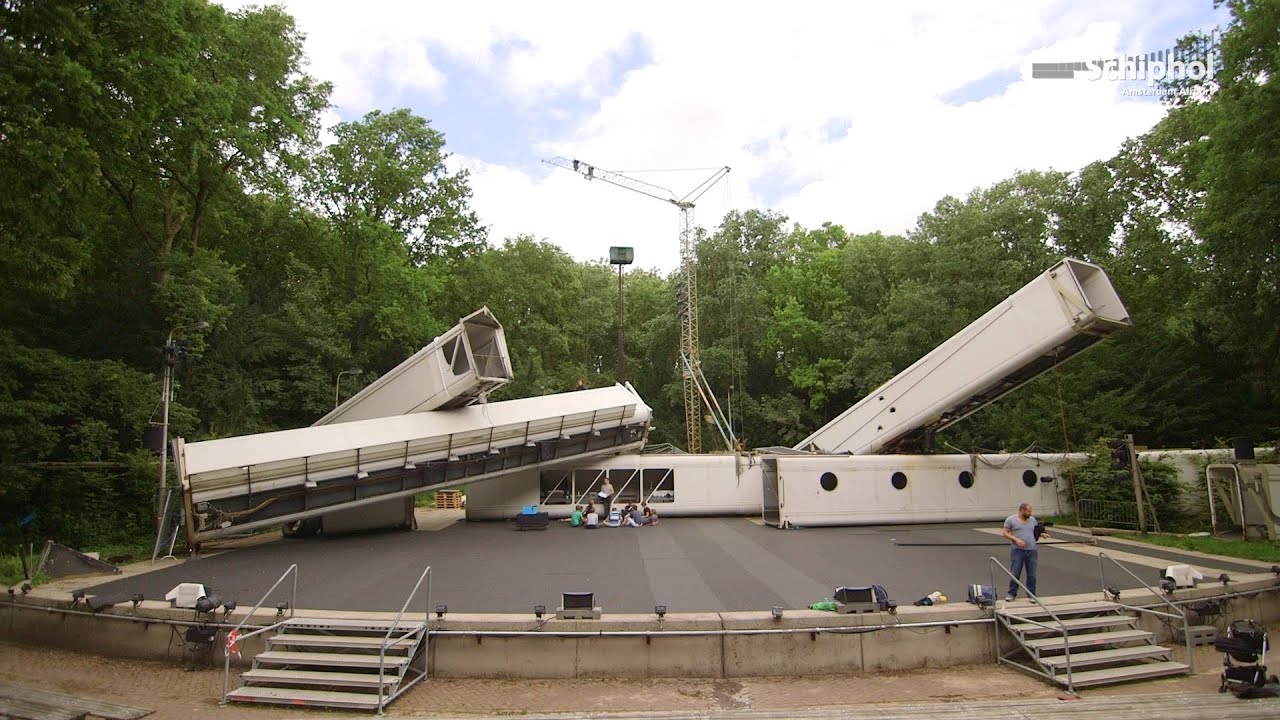 Passagiersbruggen als decor bij Romeo & Julia in Bostheater