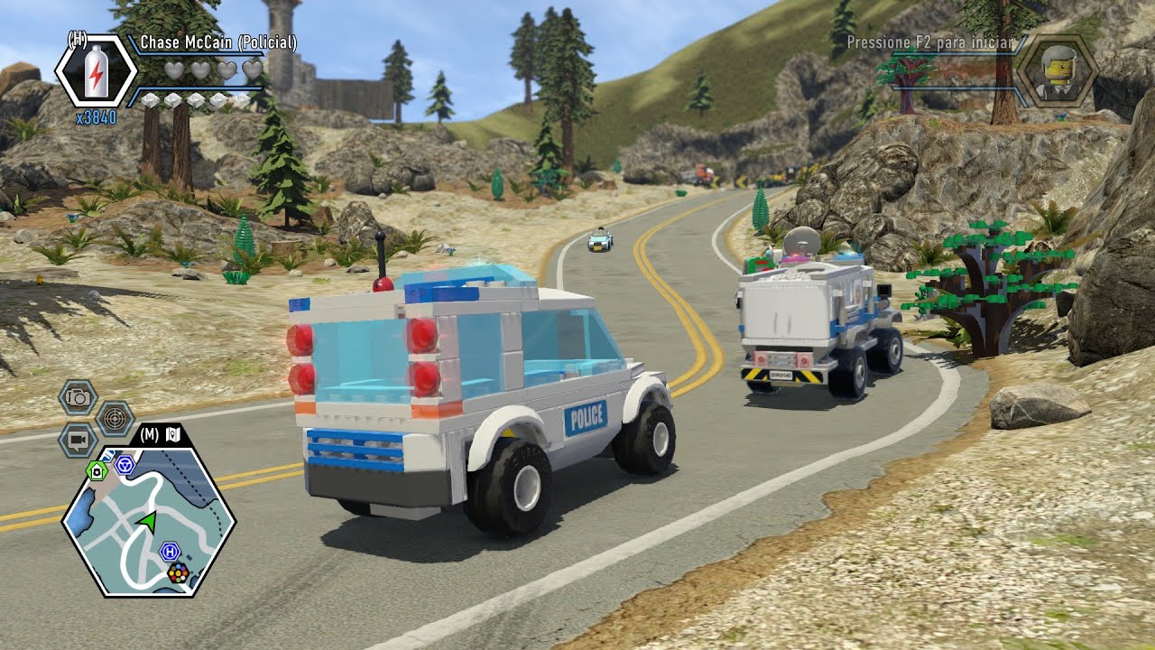 LEGO® City Undercover - LeonMid - Escoltando viaturas