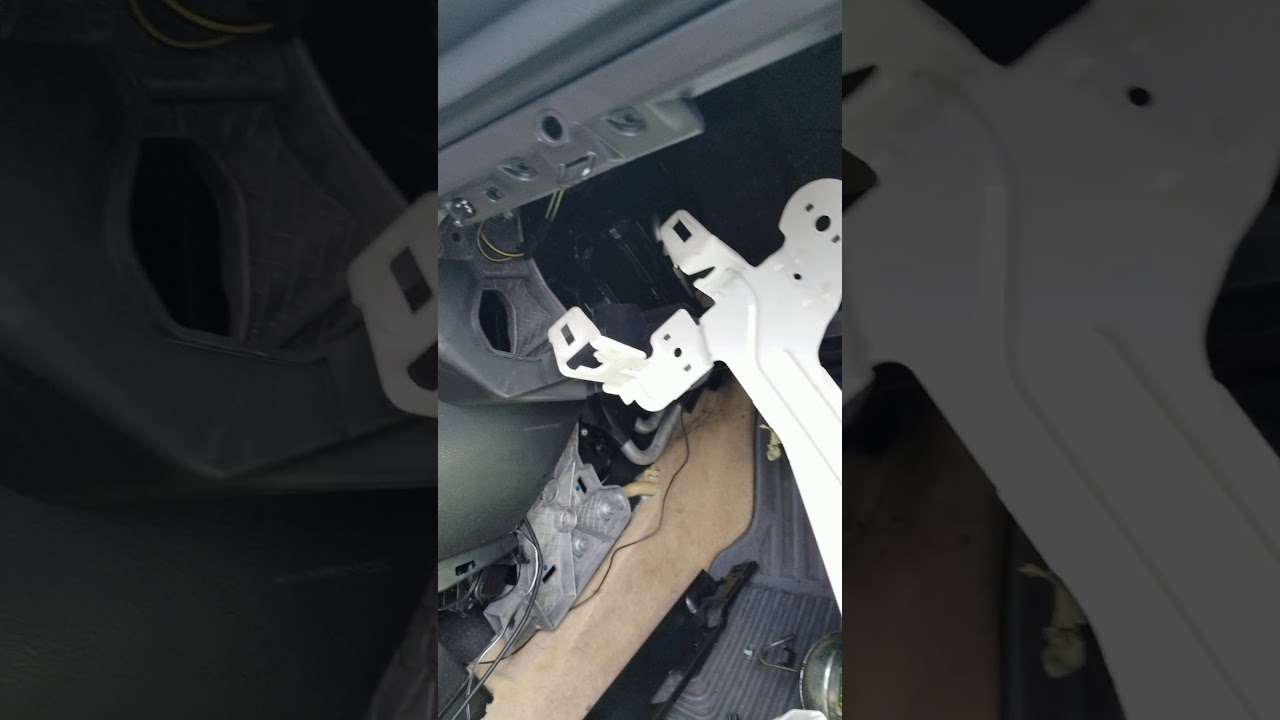 2008 land rover lr2 blower motor installation part 2