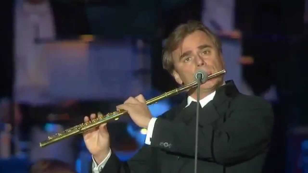 Andrea Griminelli plays Monti's Czardas in Petra from Jordan