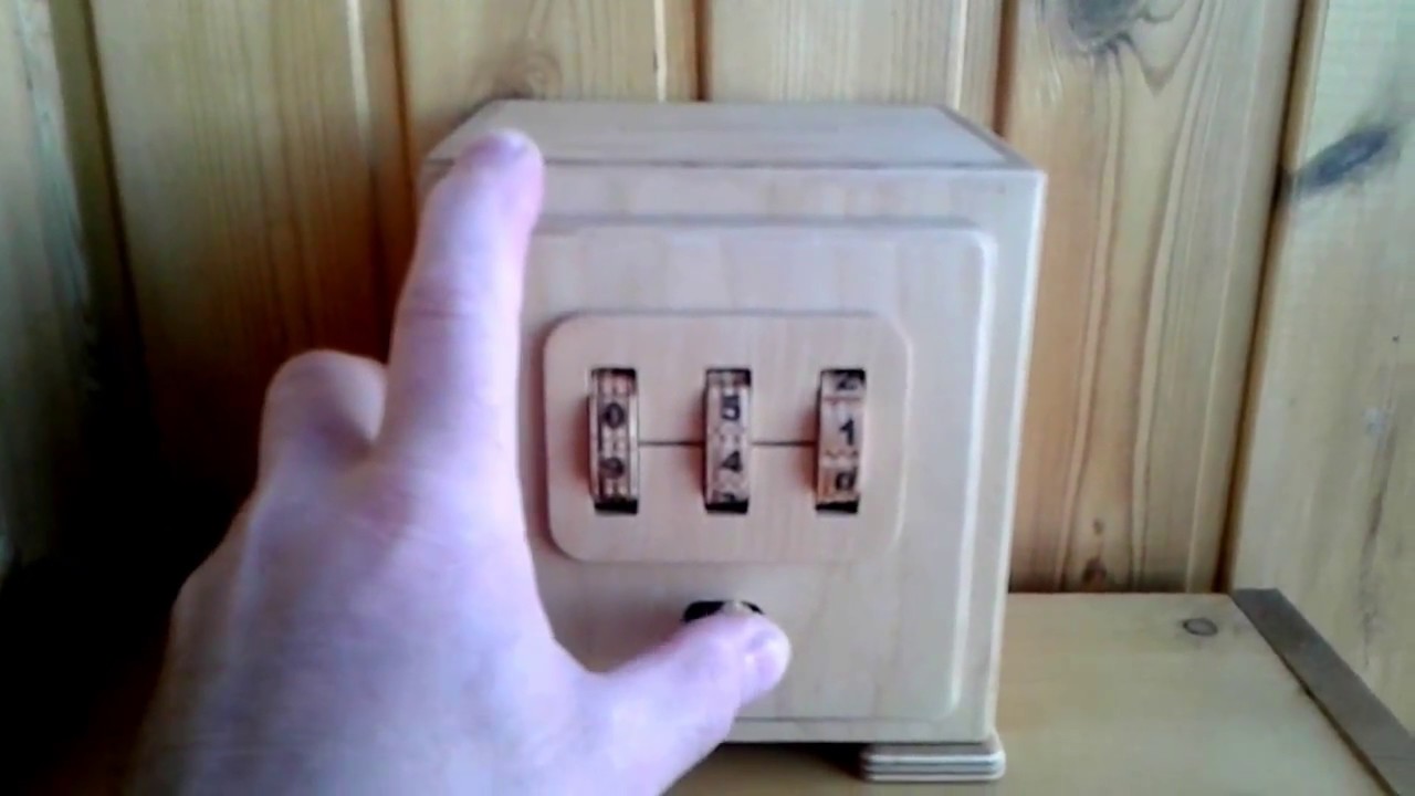 Wooden safe with combination lock 4