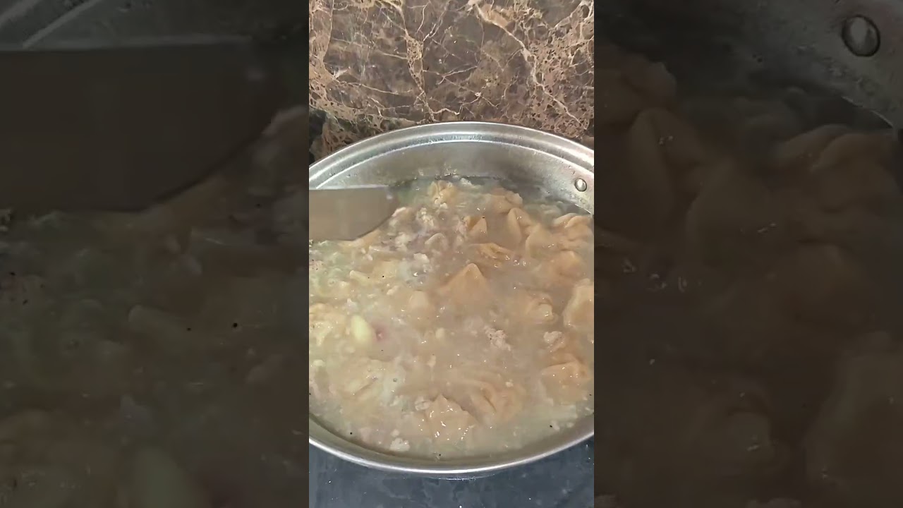 Nagluto po ako ng Pancit Molo na masarap.. Malunggay lang ang sangkap. 