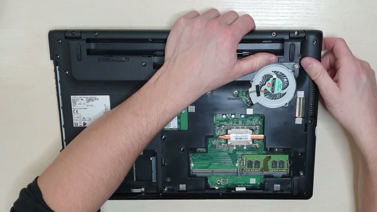 Fujitsu LIFEBOOK A359 disassembly and cleaning / replacing thermal paste + RAM upgrade