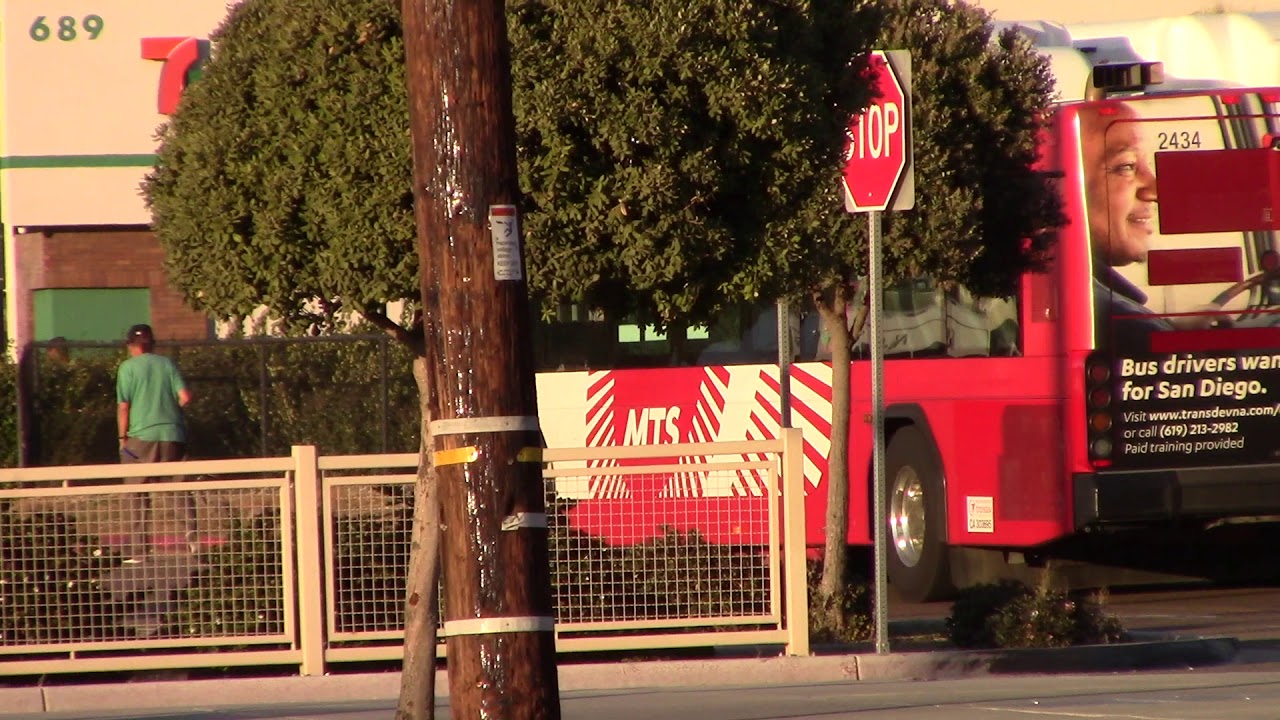 MTS Bus - Gillig Advantage CNG 40' Route 701 #2434