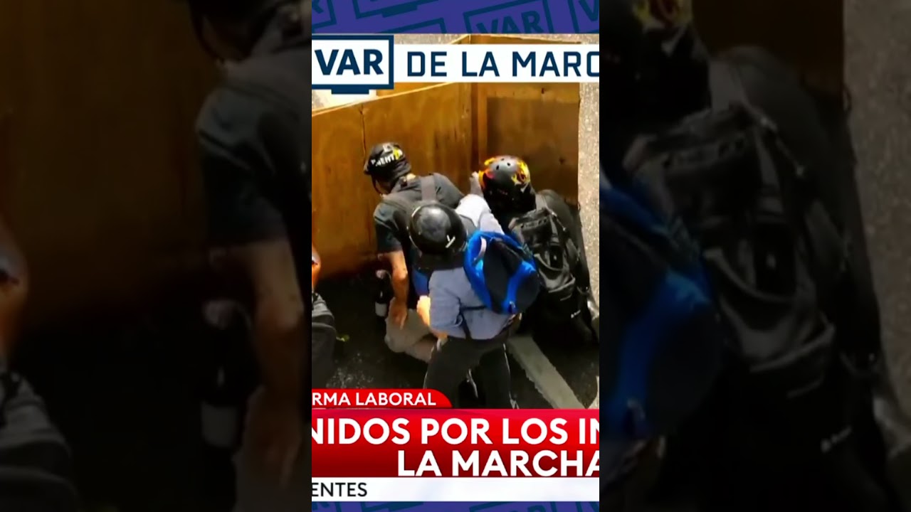 EL VAR DE LA MARCHA CON LAS BOMBAS MOLOTOV#incidentes #marcha #protesta #manifestantes #congreso