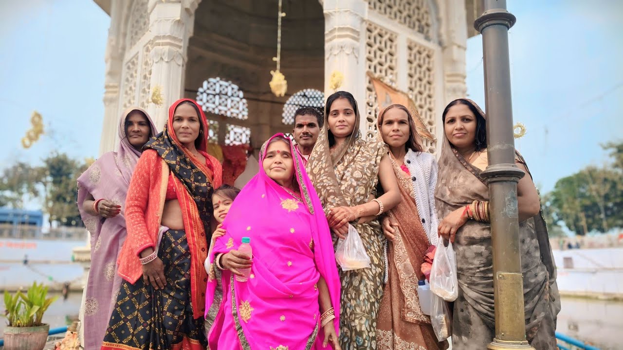 Shaadi Ke Beech Timepass Nahi, Mela Ghoom Aaye 😜