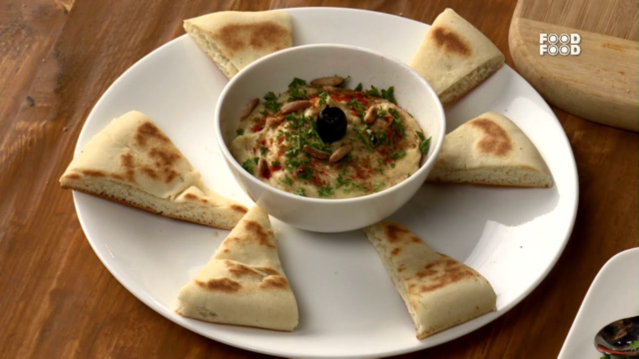 Hummus With Pita Bread - Mummy Ka Magic