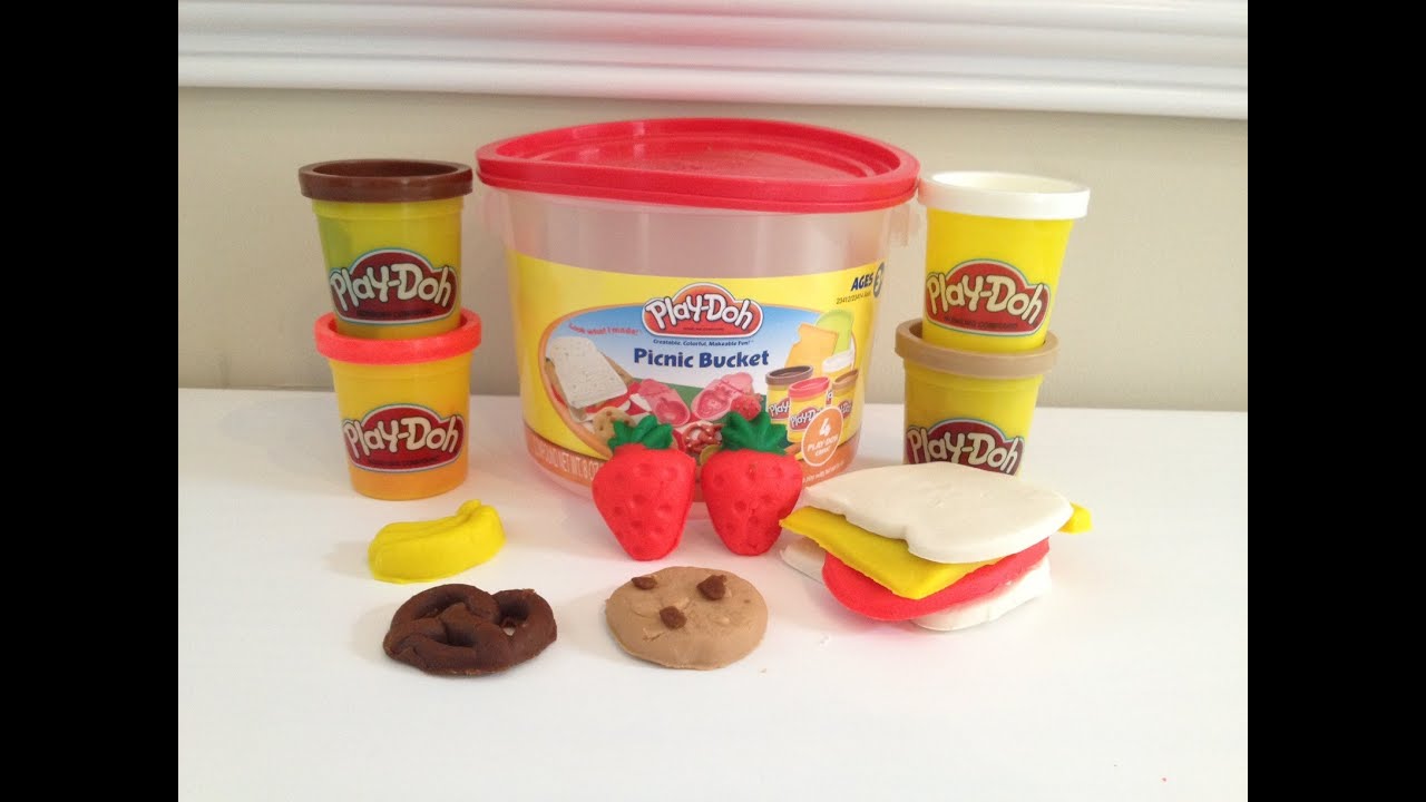 PLAY-DOH Picnic Bucket  Playset Tutorial How to Make Play Doh Cookies and Candy