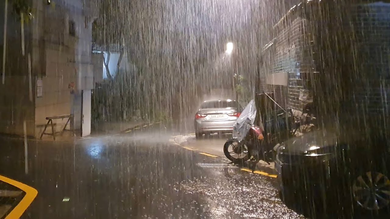 Rain Walk in Seoul Lonely Street. Relaxing Sound for Sleep Study Meditation. White Noise ASMR.