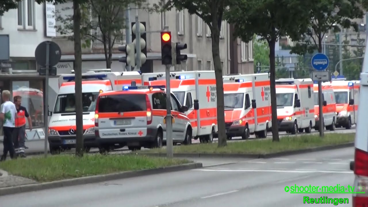 + MESSERATTACKE MIT MACHETE + [Asylbewerber tötet Frau bei Amoklauf & verletzt weitere Personen] [E]