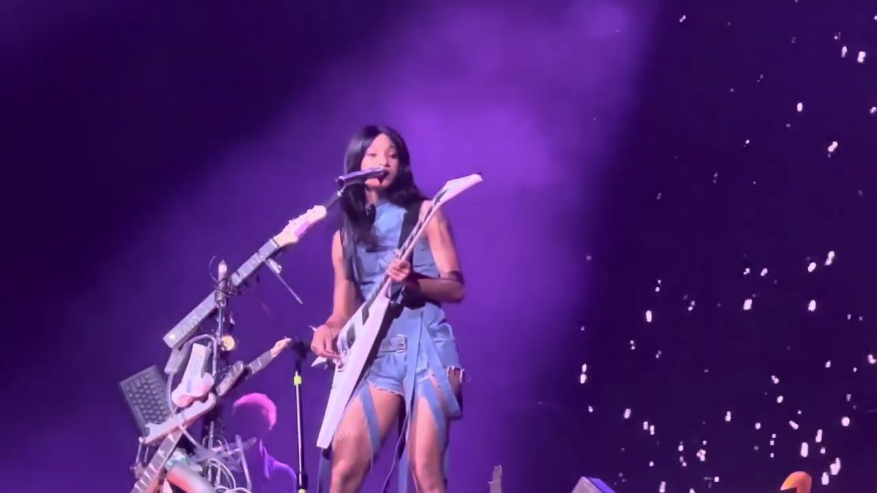 Willow falling endlessly live at coachella 2023
