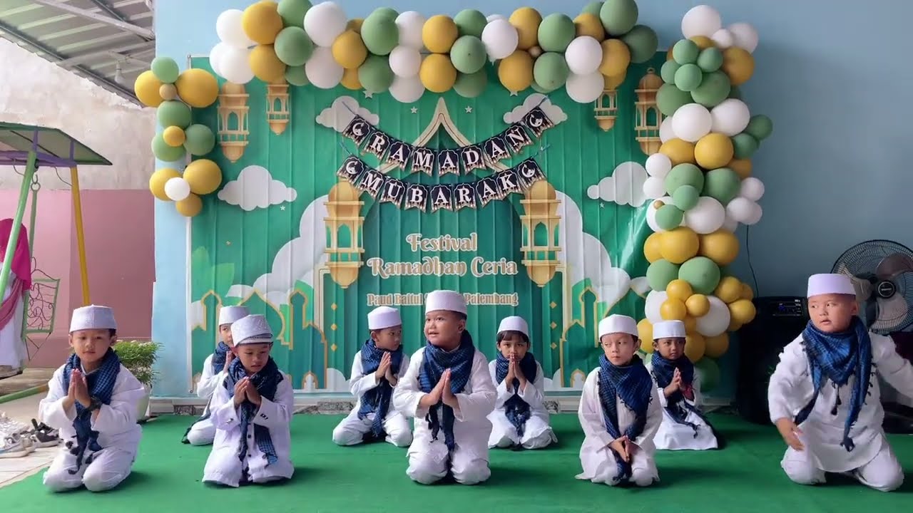 Tari “ Allahul Kafi” Penampilan anak laki-laki Kelas B1