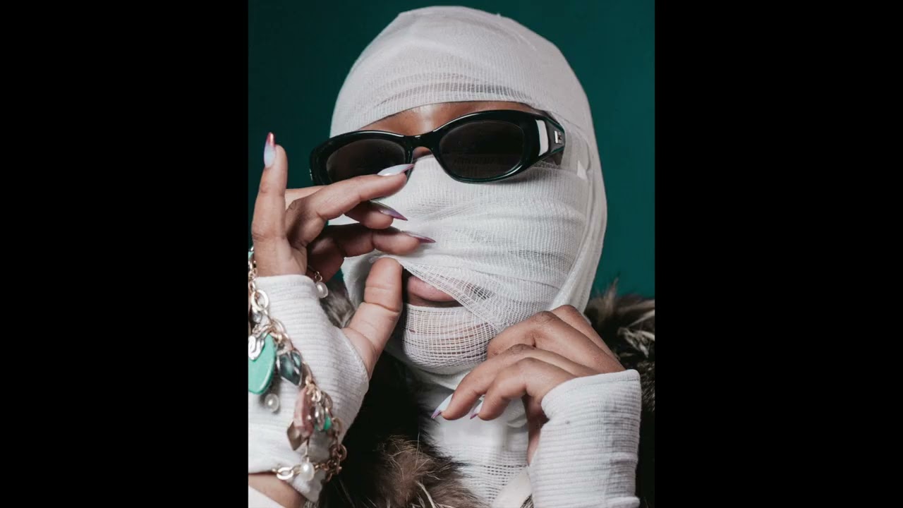 LEILAH - CLOSER (OFFICIAL AUDIO)