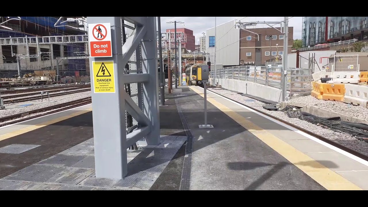387127+387119 departs Platform 0 (into the new tunnel) at London Kings Cross, 09.05.2021
