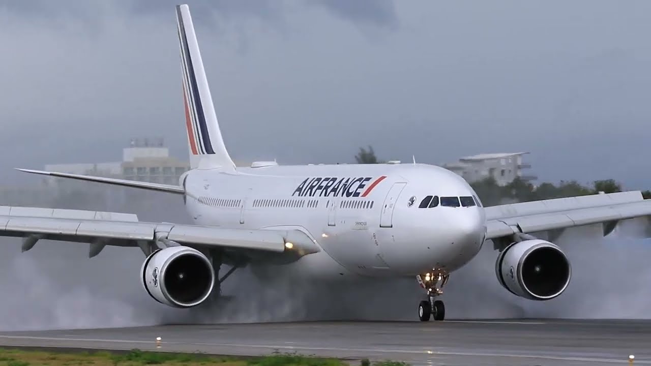 Airbus A330 landings and departing St Maarten.