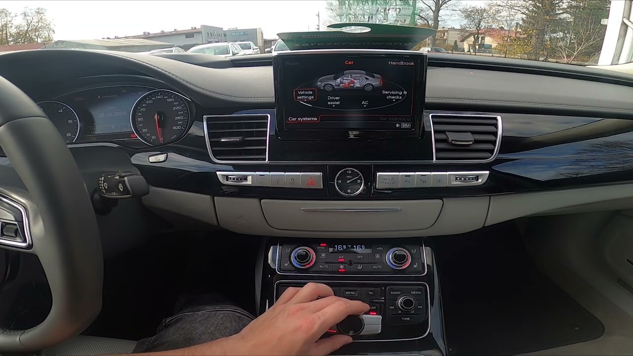 Как включить или отключить пневматическую подвеску прицепа в Audi A8 D4 (2010 - 2017)