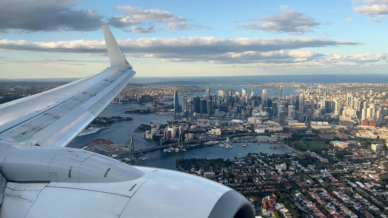 Scenic Landing at Sydney Airport with Opera House View  Qantas Boeing 737 (4K) Inflight Short Clip