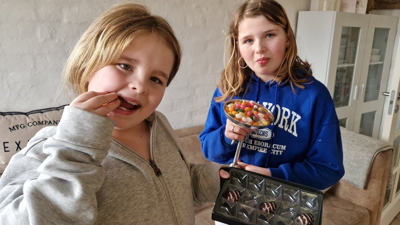 LYDE👂FAMILIE HYGGE😃TASTE TESTER PÅSKEÆG🐣