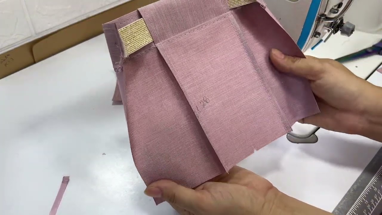 Como fazer um bolso mais espaçoso para a mochila 2 em 1.