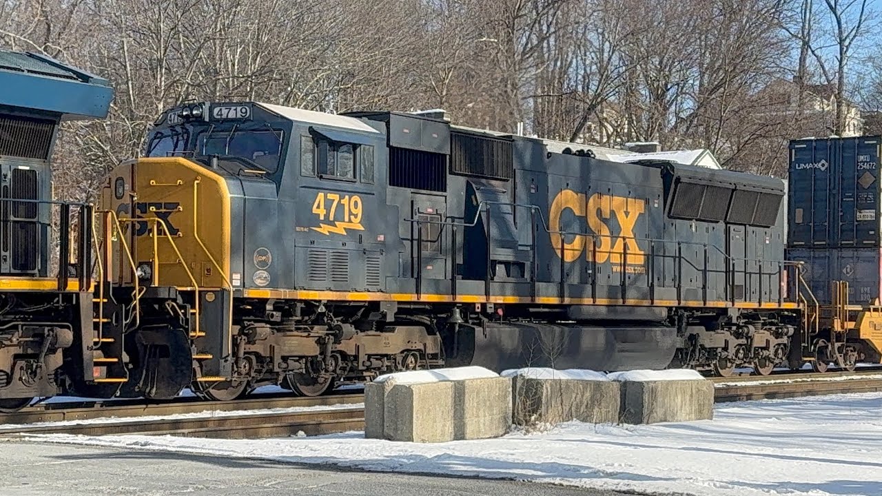 CSX I019 with a flared radiator SD70MAC in West Springfield, MA 01/21/26
