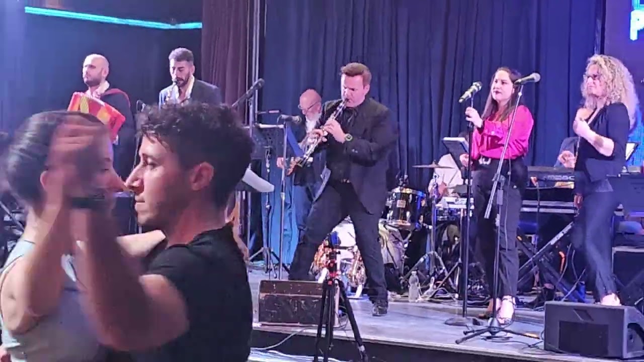 MERCEDES polka di Casadei eseguita dall'orchestra di MIRCO GRAMELLINI