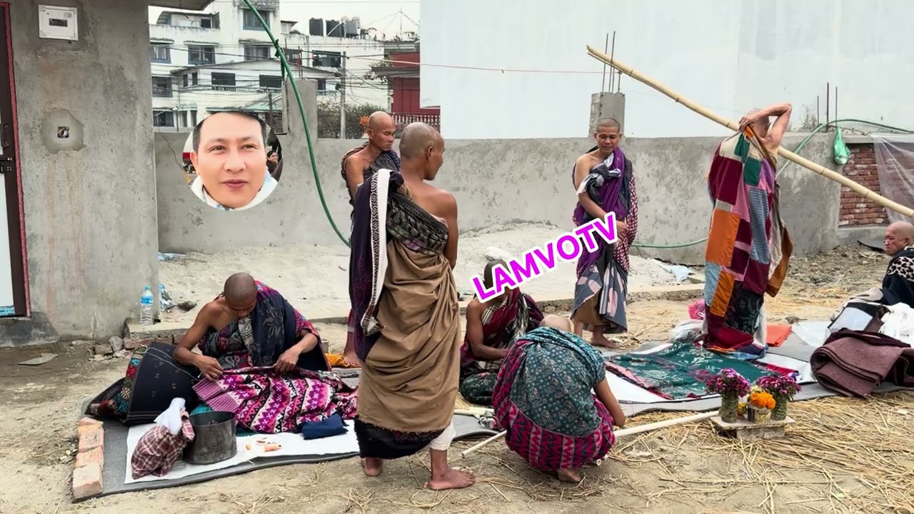 Thầy Minh Tuệ Và Các Sư Nhỏ Chia Sẽ Phật Phát Và Nơi Nghĩ Tại Nepanl